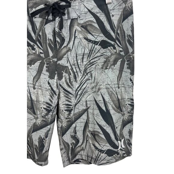 Hurley Mens 34 Gray Tropical Board Shorts Red Stripe Gray Stretch Swim EUC - Picture 3 of 10